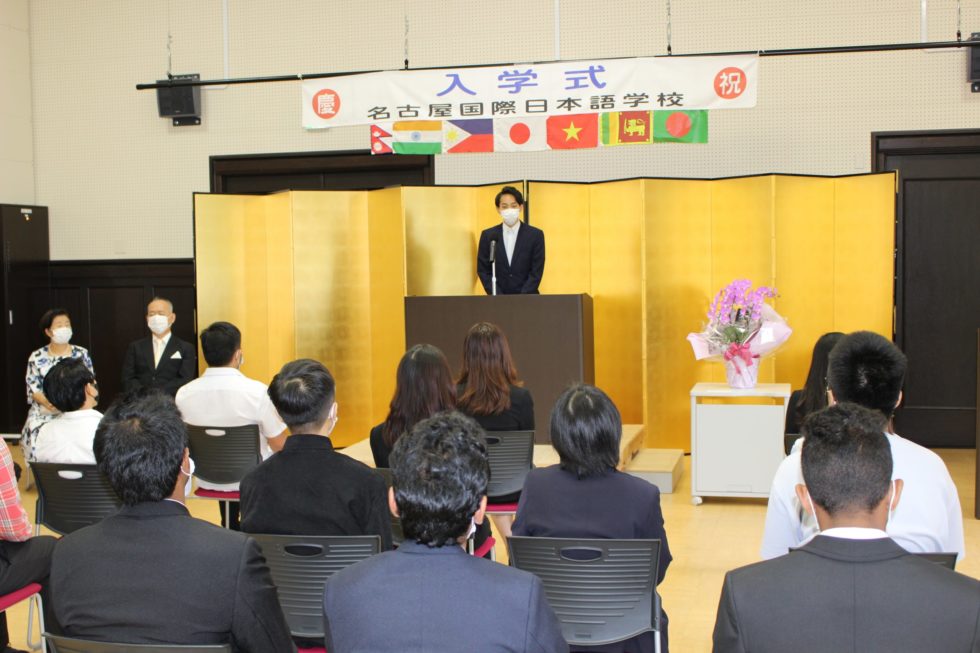7月生の入学式が行われました。